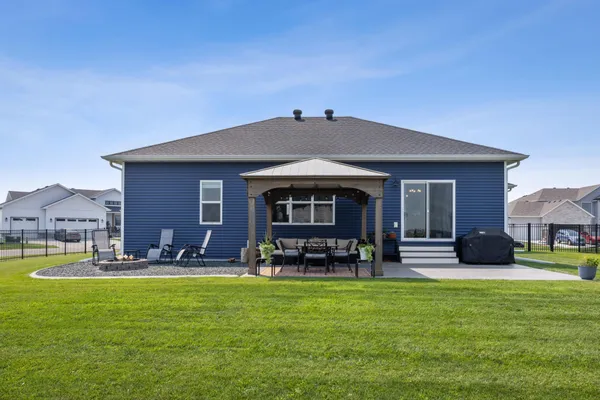 $597,900 | 3037 Prairie Farms Circle South, Fargo, ND 58104