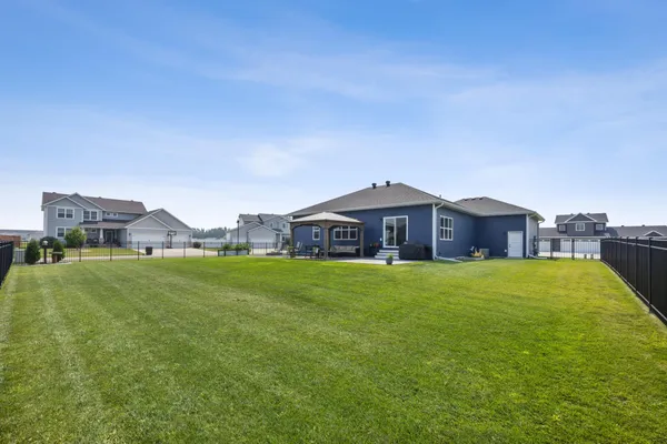 $597,900 | 3037 Prairie Farms Circle South, Fargo, ND 58104