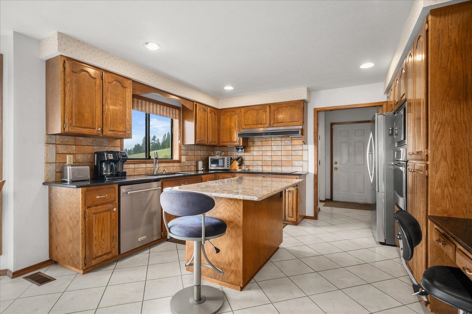15927 East Macmahan Road Spokane, WA 99217 - Photo 6 of 47