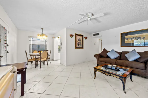 $1,600 | 344 Piedmont Trail, Delray Beach, FL 33484