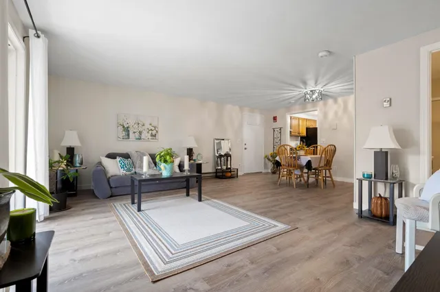 $2,350 | 39 Ernest Avenue, Unit 202, Exeter, NH 03833