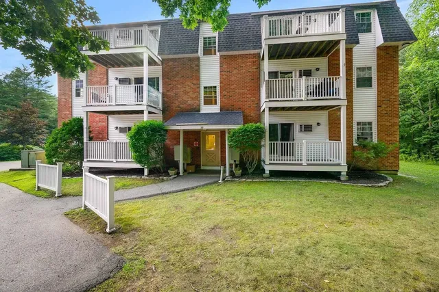 $2,350 | 39 Ernest Avenue, Unit 202, Exeter, NH 03833