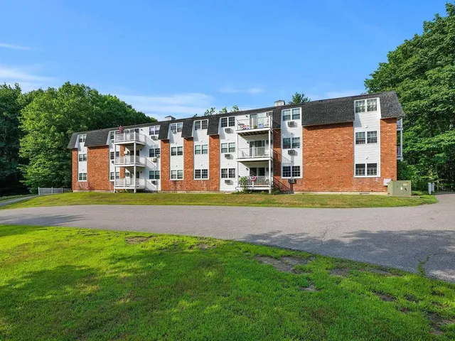 $2,350 | 39 Ernest Avenue, Unit 202, Exeter, NH 03833