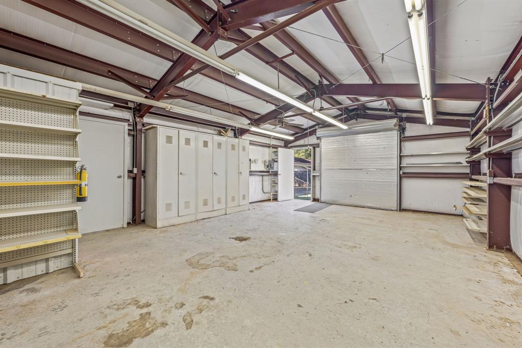 1003 Royal Lane Graham, TX 76450 - Photo 33 of 37 a view of small space