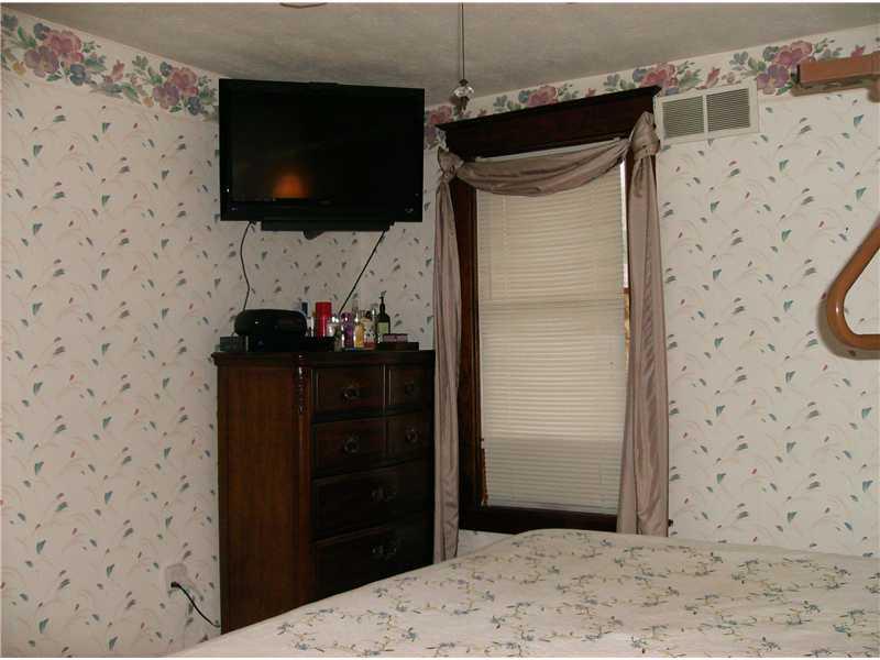 419 Ohio Avenue Rochester, PA 15074 - Photo 18 of 25 Master Bedroom. *Additional View of Master Bedroom!*
