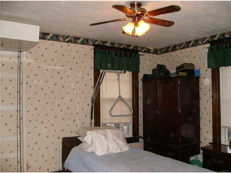 419 Ohio Avenue Rochester, PA 15074 - Photo 19 of 25 Bedroom. ~Additional Bedroom with Elevator!~