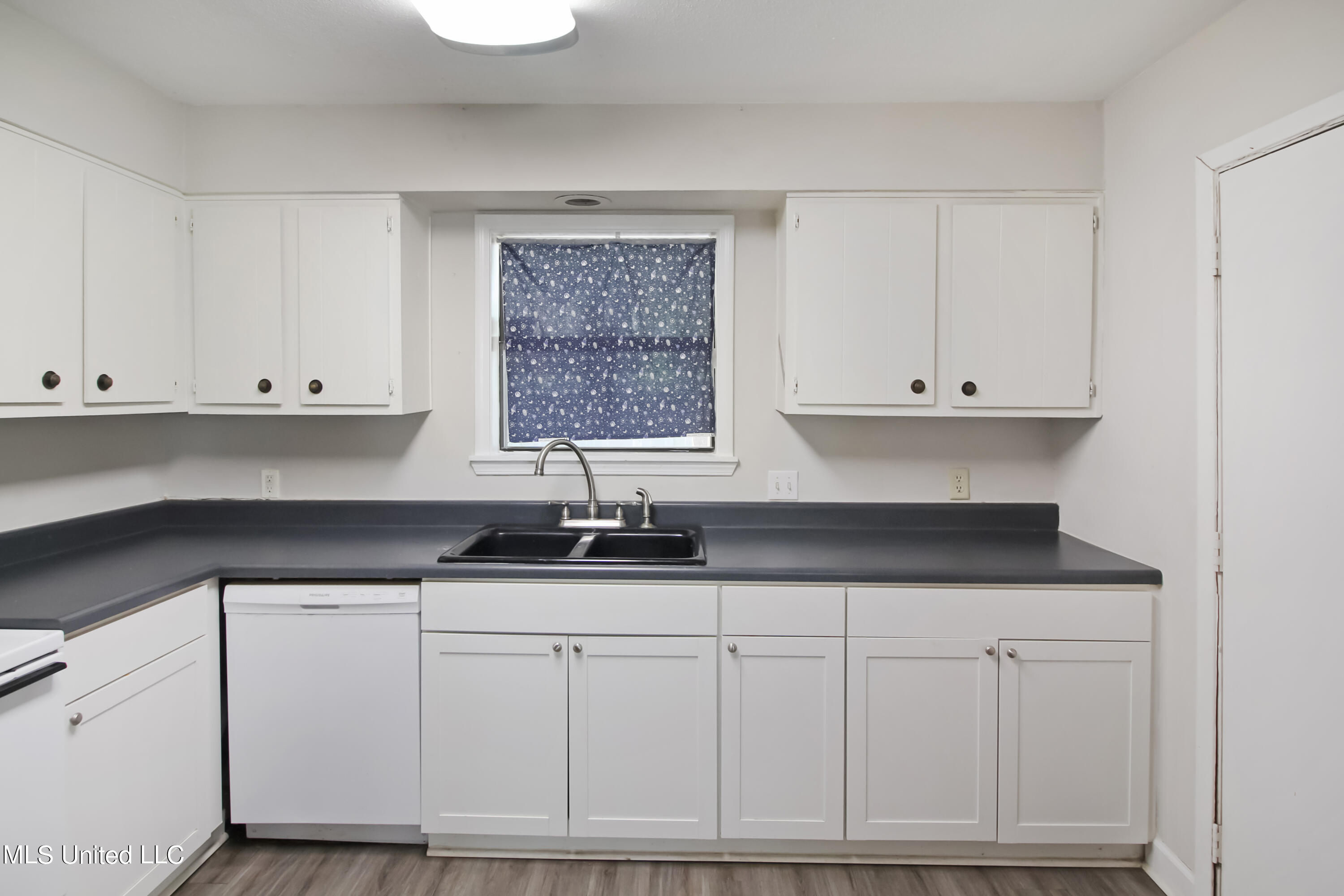 1013 Windrose Drive Brandon, MS 39047 - Photo 11 of 26 IMG_4860