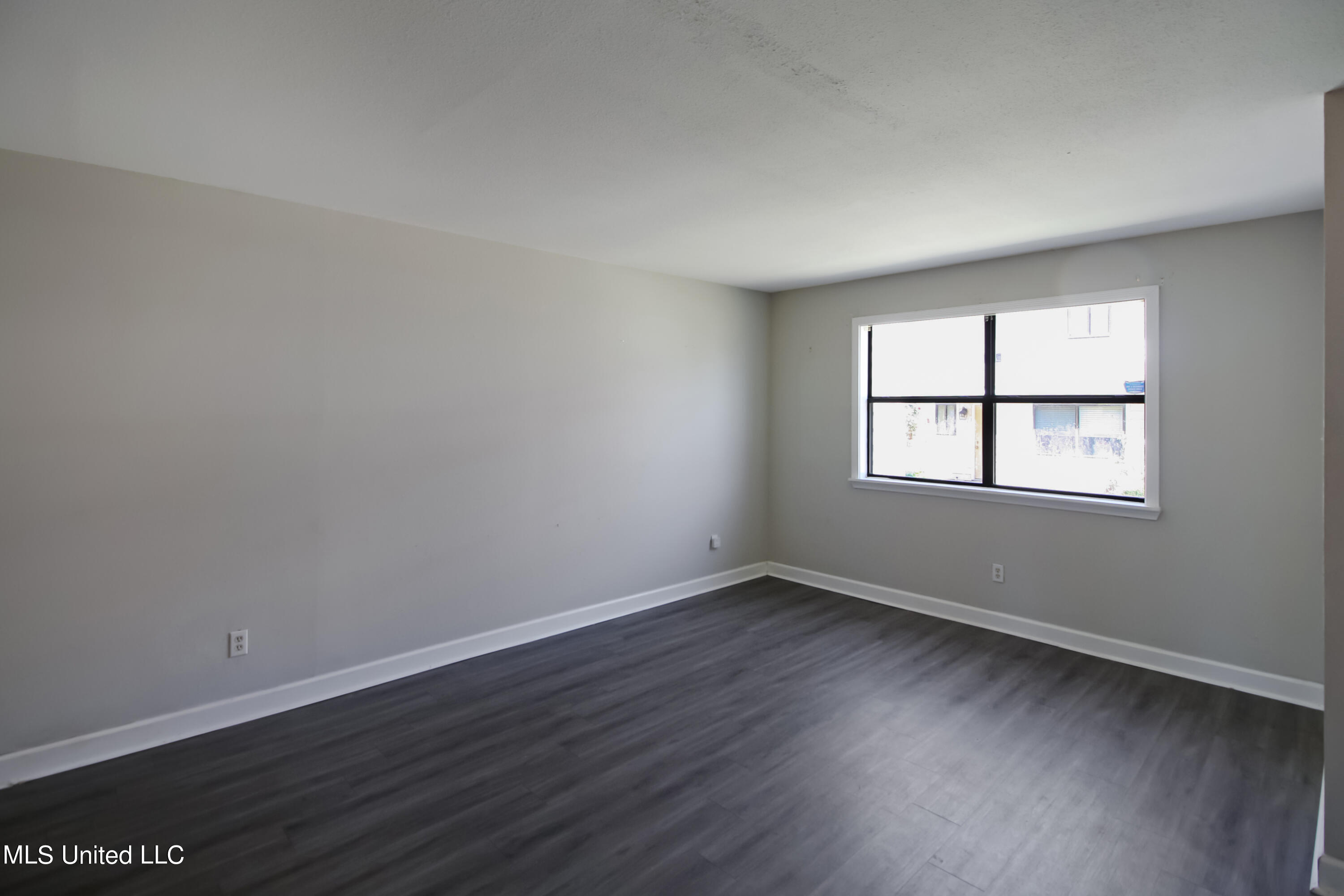 1013 Windrose Drive Brandon, MS 39047 - Photo 3 of 26 IMG_4865