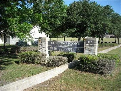 $570 | 2501 Davis Street, Taylor, TX 76574