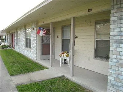 $570 | 2501 Davis Street, Taylor, TX 76574
