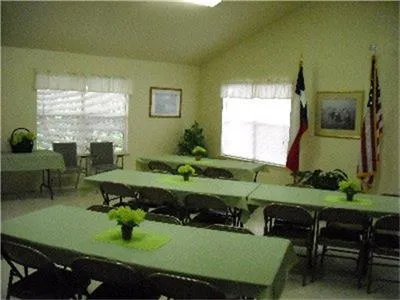 $570 | 2501 Davis Street, Taylor, TX 76574