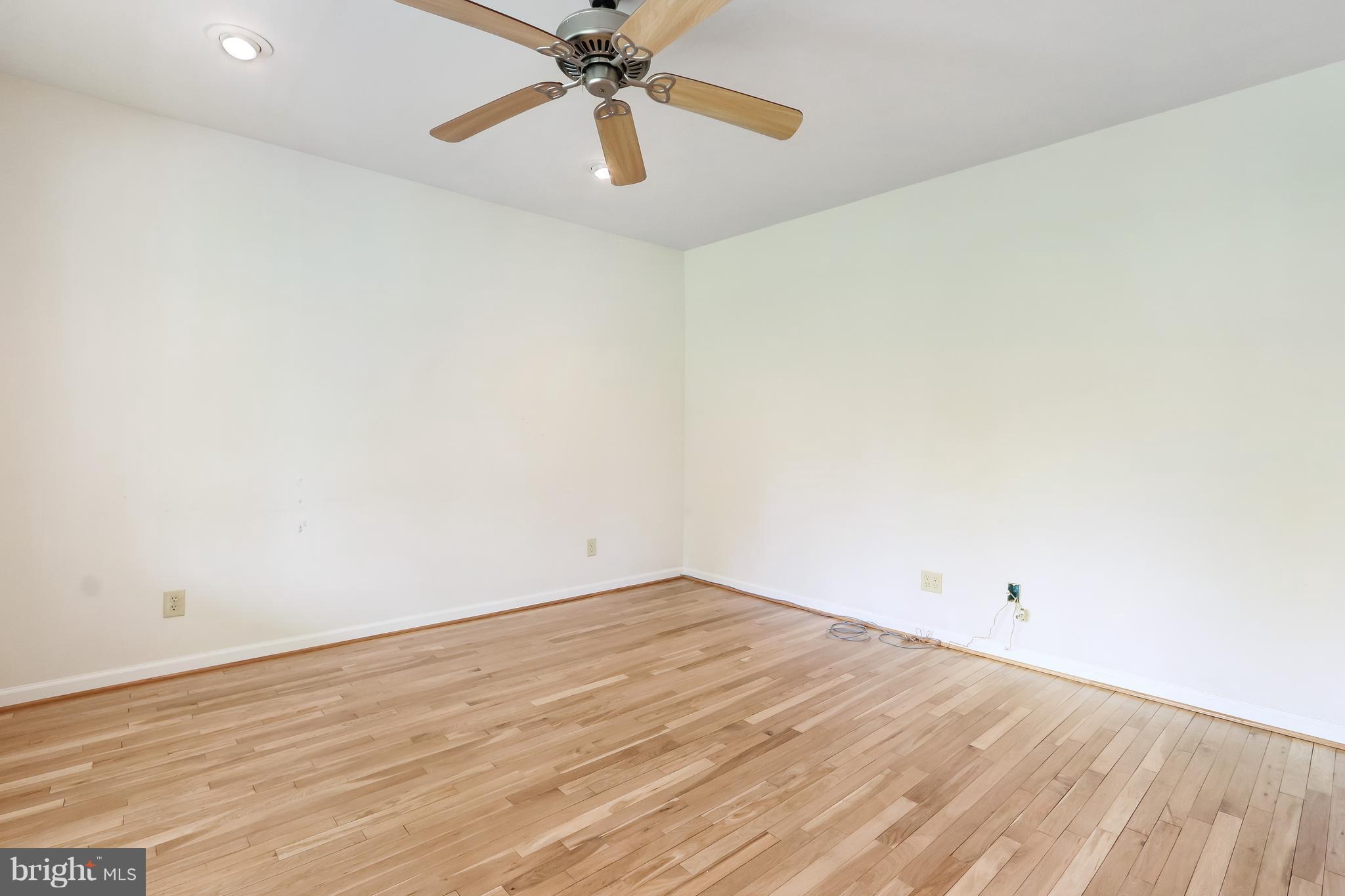 3102 Rices Lane Baltimore, MD 21244 - Photo 3 of 30 Living Room w/ double doors