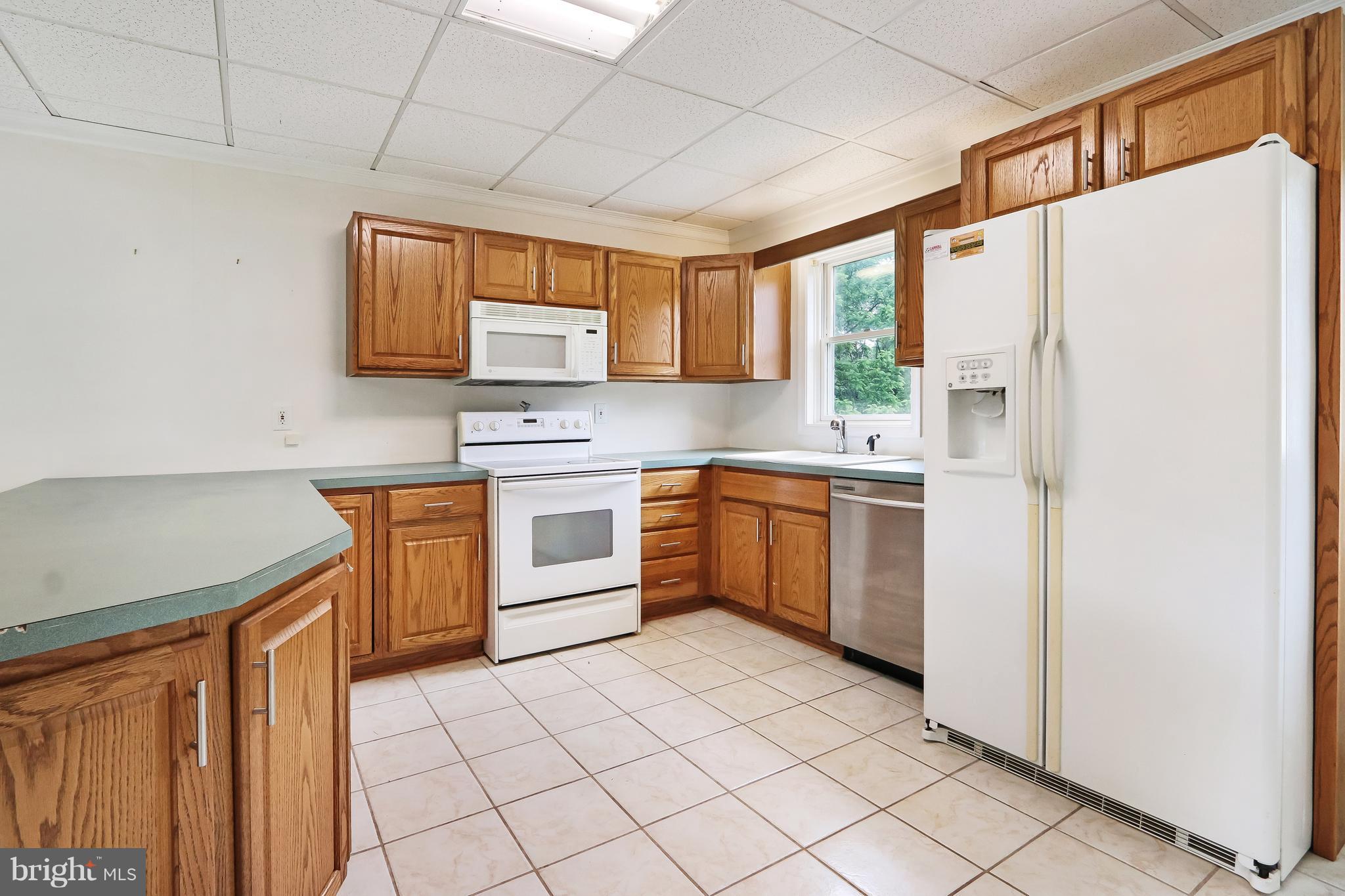 3102 Rices Lane Baltimore, MD 21244 - Photo 5 of 30 Kitchen has updated appliances