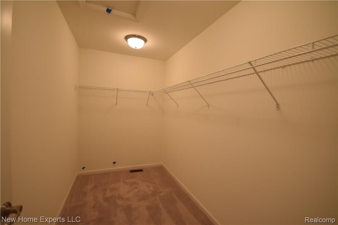8253 Hyne Road Brighton, MI 48114 - Photo 13 of 16 DSC_0415.JPG