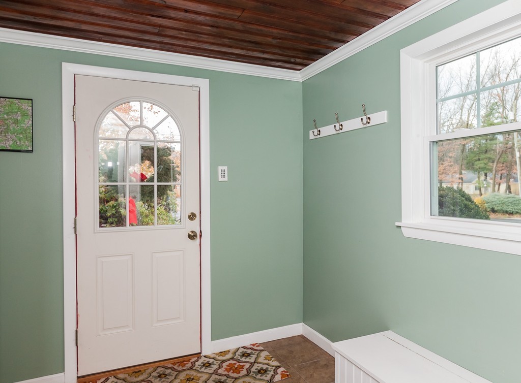 55 Glenvale Street Springfield, MA 01119 - Photo 6 of 29 Gallery Image 6
