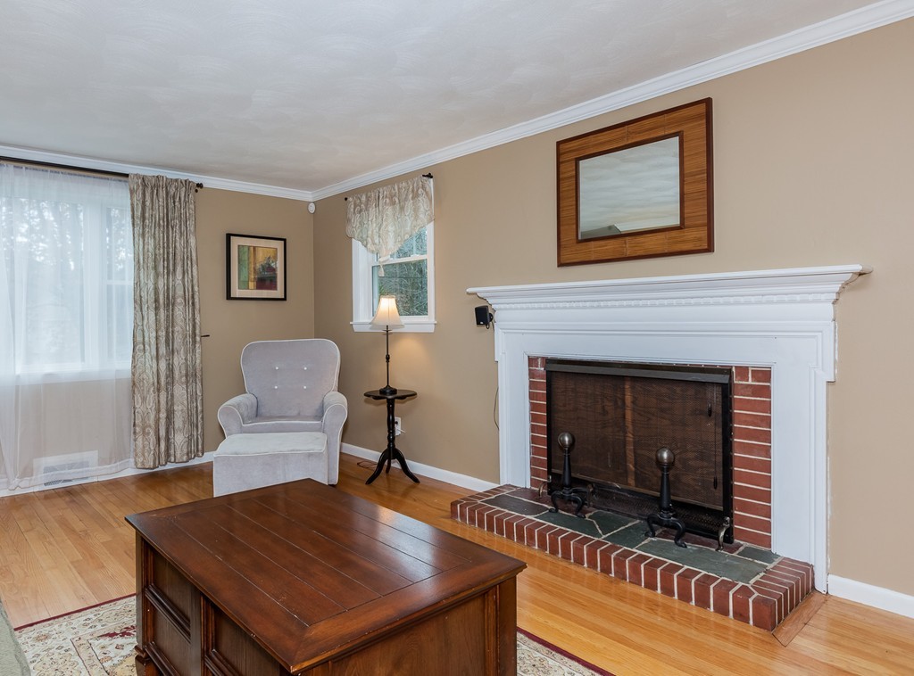 55 Glenvale Street Springfield, MA 01119 - Photo 8 of 29 Gallery Image 8