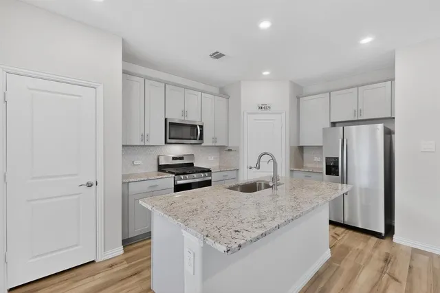 $2,430 | 2927 Brittlebush Drive, Fort Worth, TX 76108