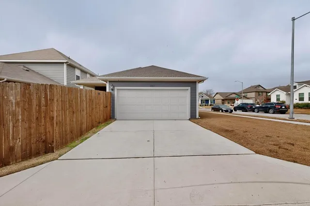 $2,430 | 2927 Brittlebush Drive, Fort Worth, TX 76108