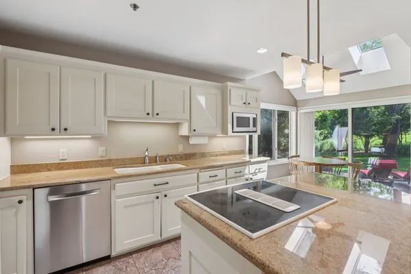 $1,699,900 | 2395 White Oak Trail, Oregon, WI 53575