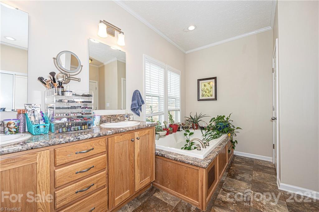 6972 Salem Road Walnut Cove, NC 27052 - Photo 11 of 24 Gallery Image 11