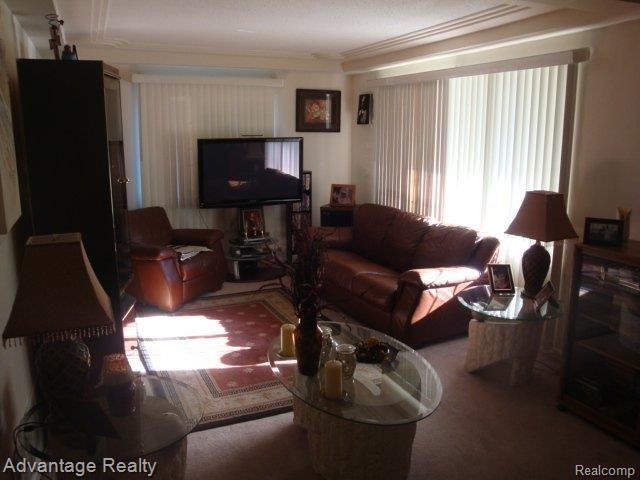 37505 Radde Street Clinton Township, MI 48036 - Photo 4 of 13 DSC07494.JPG