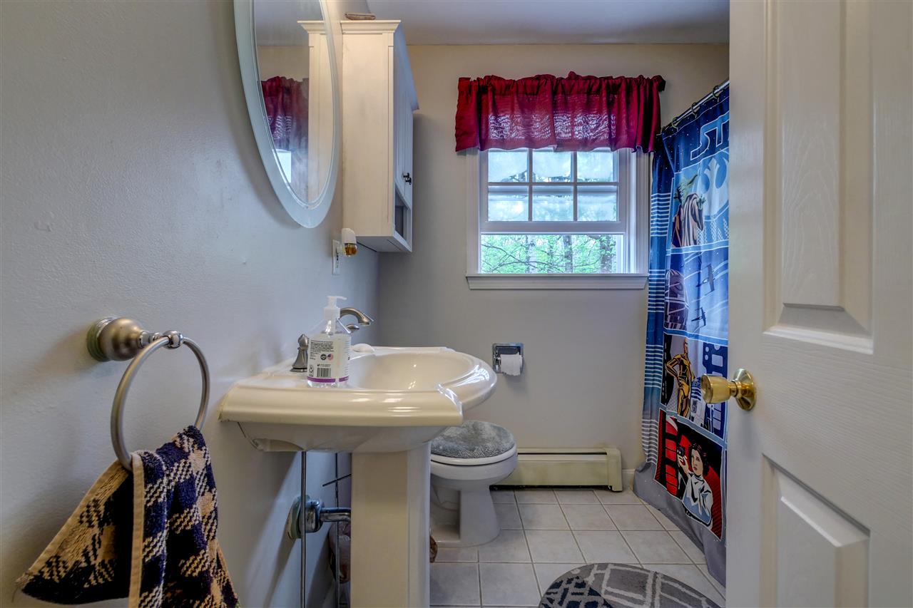 419 Derry Road Chester, NH 03036 - Photo 29 of 40