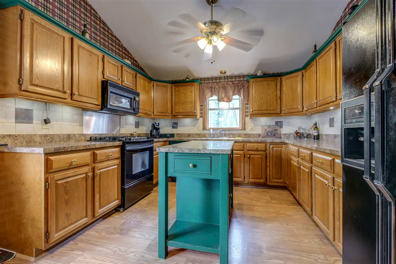 419 Derry Road Chester, NH 03036 - Photo 5 of 40