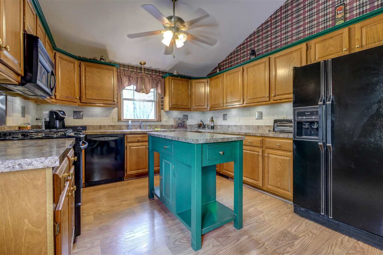 419 Derry Road Chester, NH 03036 - Photo 6 of 40