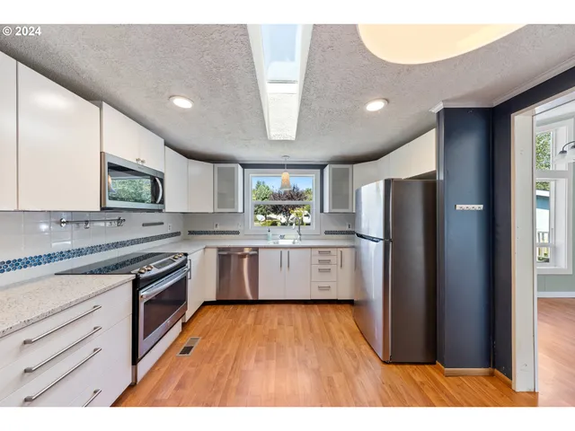 $345,000 | 18999 Nestucca Drive, Cloverdale, OR 97112