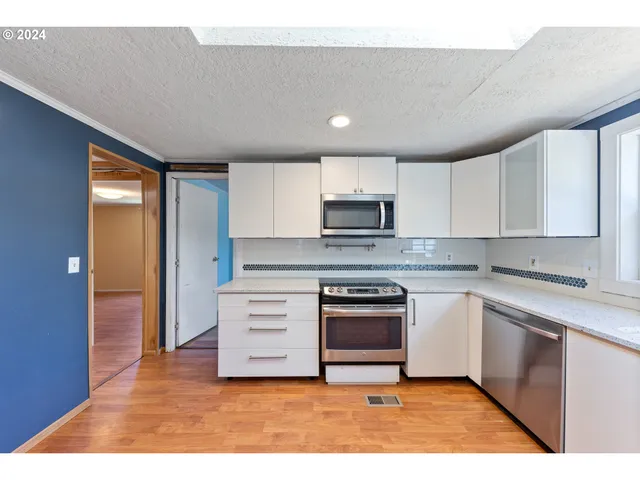 $345,000 | 18999 Nestucca Drive, Cloverdale, OR 97112