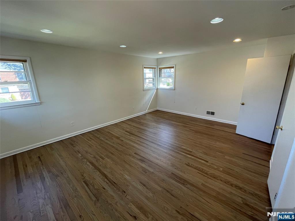 526 Rutland Avenue Teaneck, NJ 07666 - Photo 14 of 29