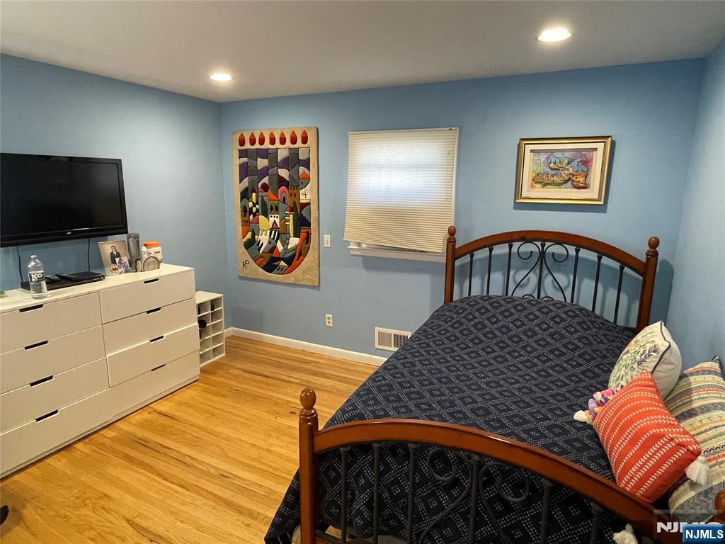 526 Rutland Avenue Teaneck, NJ 07666 - Photo 19 of 29