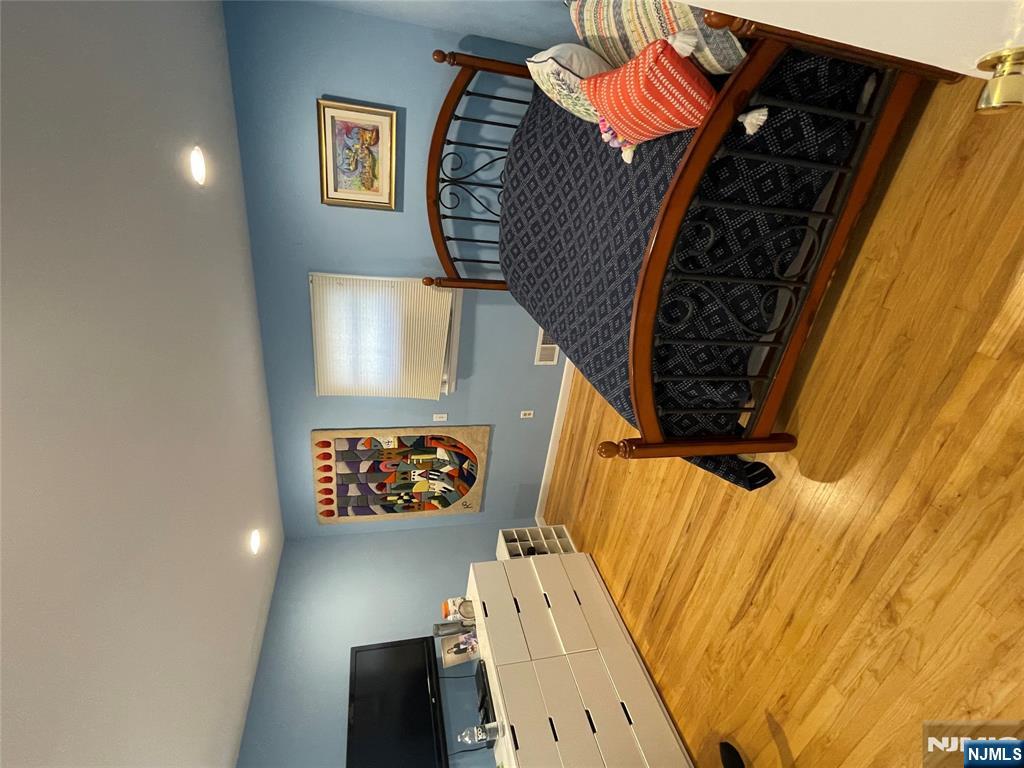 526 Rutland Avenue Teaneck, NJ 07666 - Photo 20 of 29