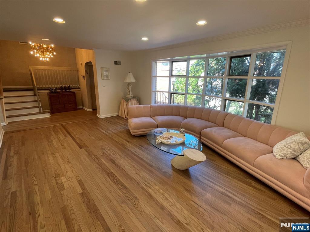 526 Rutland Avenue Teaneck, NJ 07666 - Photo 3 of 29