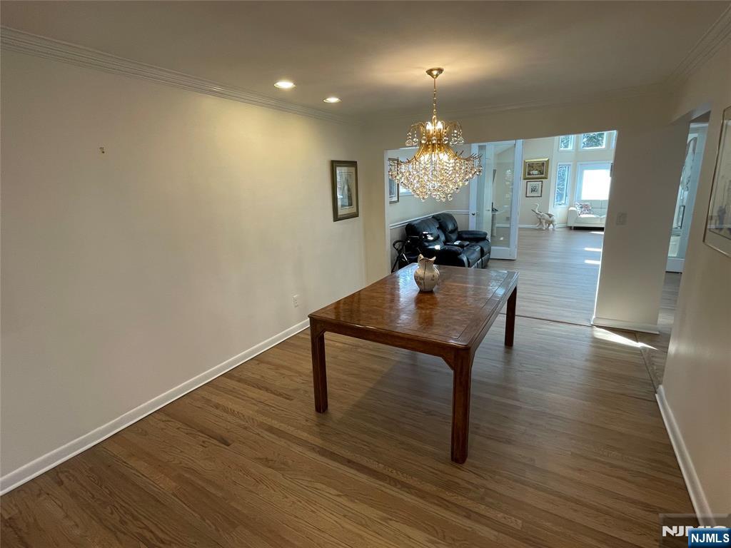 526 Rutland Avenue Teaneck, NJ 07666 - Photo 4 of 29