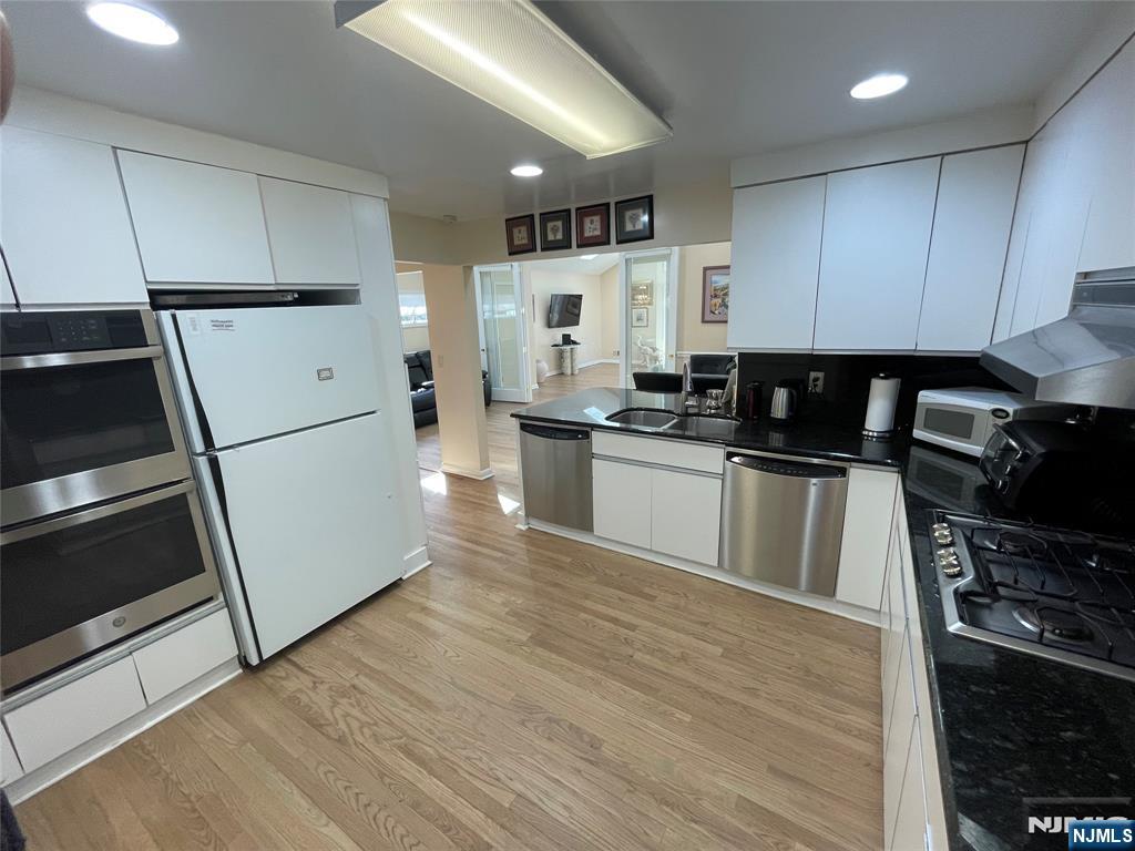 526 Rutland Avenue Teaneck, NJ 07666 - Photo 10 of 29