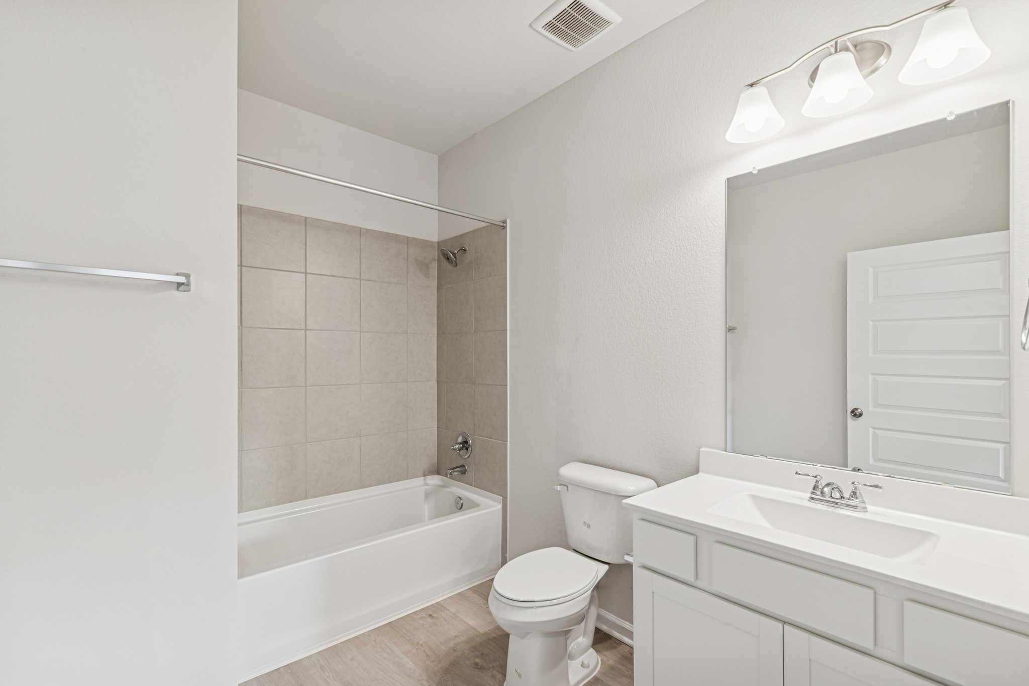 1903 Temple Grove Drive Rosharon, TX 77583 - Photo 25 of 37 The Avery- Bath 2