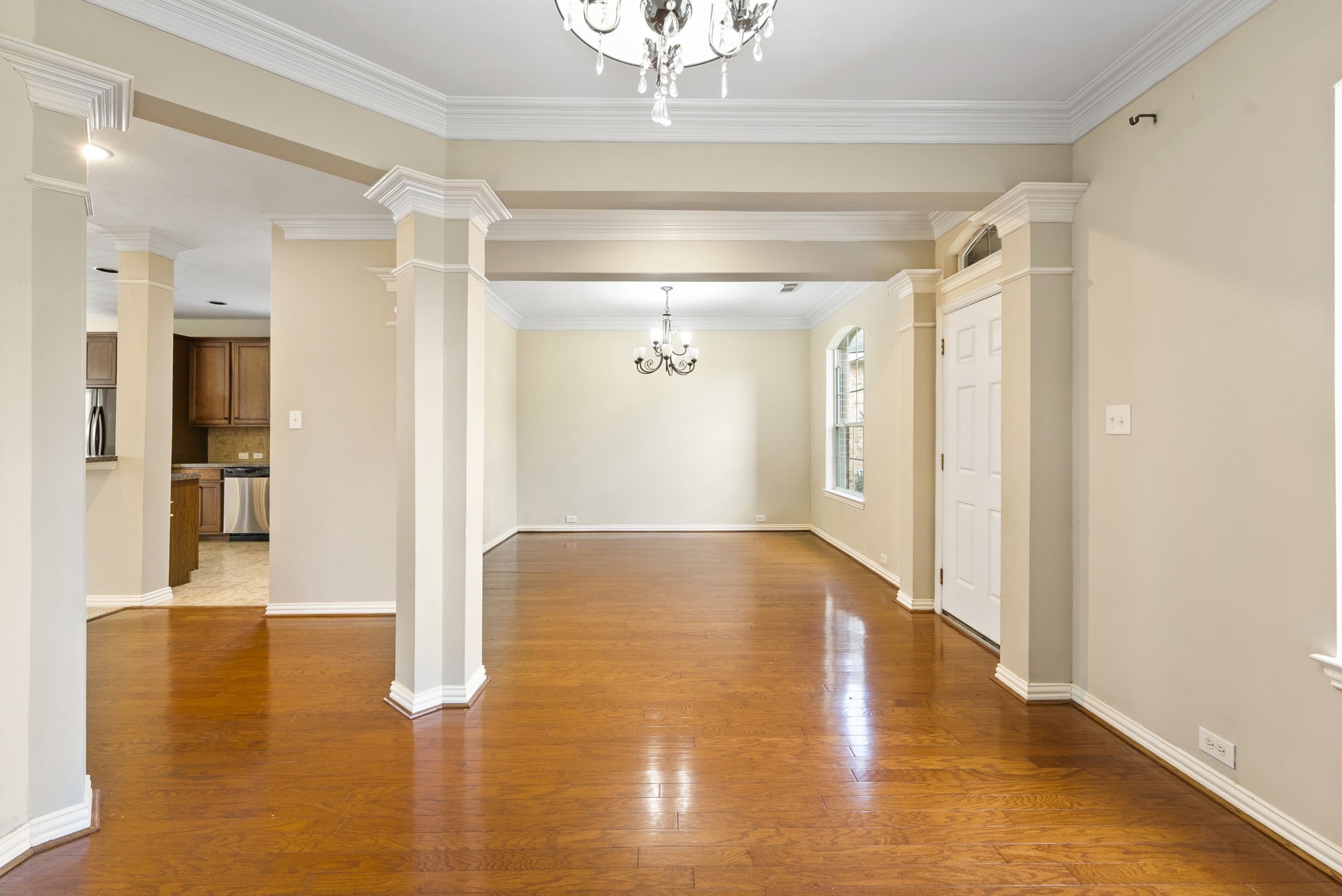9526 Tartan Manor Street Spring, TX 77379 - Photo 9 of 42 a view of livingroom with wooden floor