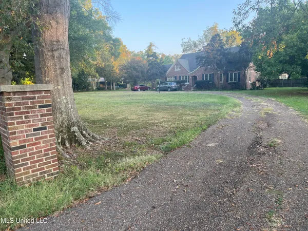 $214,900 | 956 Oakhurst Avenue, Clarksdale, MS 38614