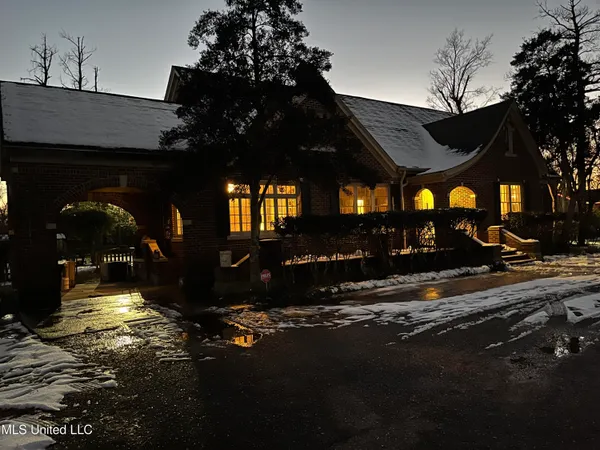 $214,900 | 956 Oakhurst Avenue, Clarksdale, MS 38614