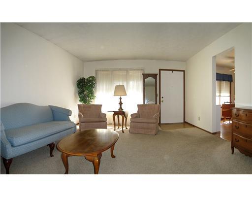 696 Grandview Drive, Unit 696 Springfield, OH 45503 - Photo 2 of 14