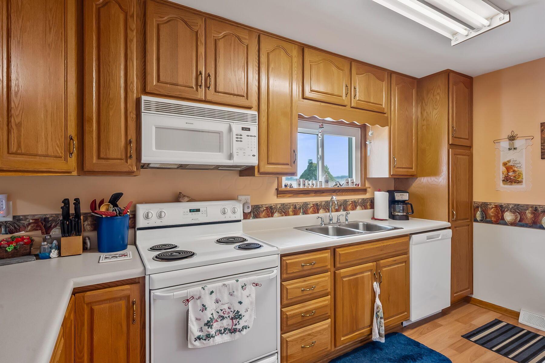 2376 Marion Road Marion, OH 43302 - Photo 22 of 40 Kitchen