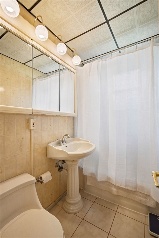 117 Burghardt Street Springfield, MA 01109 - Photo 25 of 42