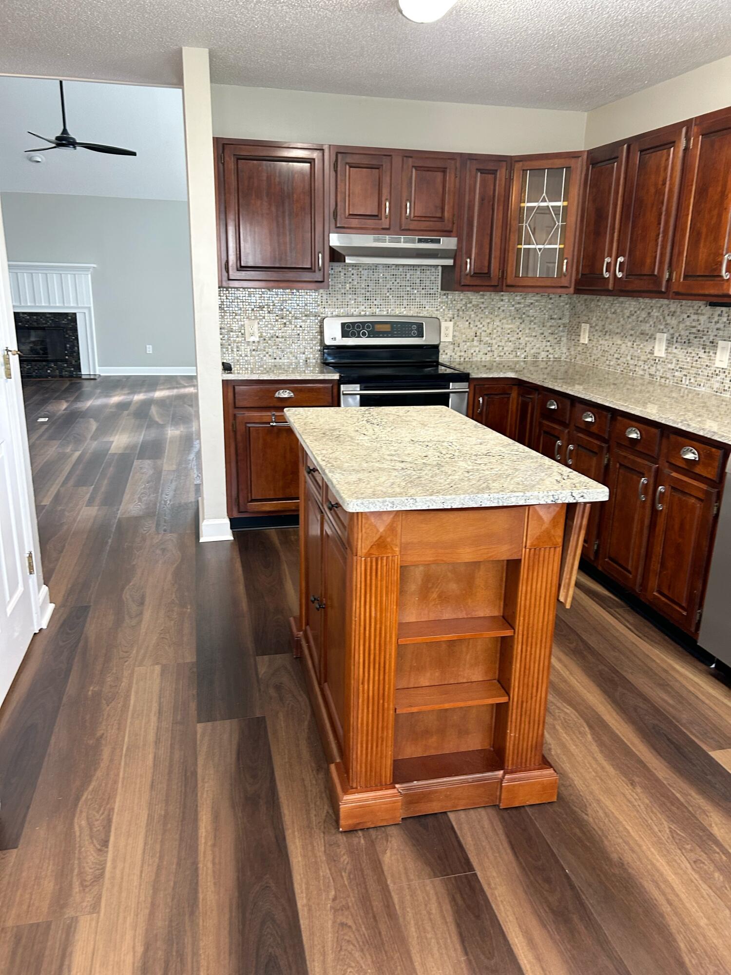 7604 Asherton Lane Chattanooga, TN 37421 - Photo 18 of 37 WORK ISLAND