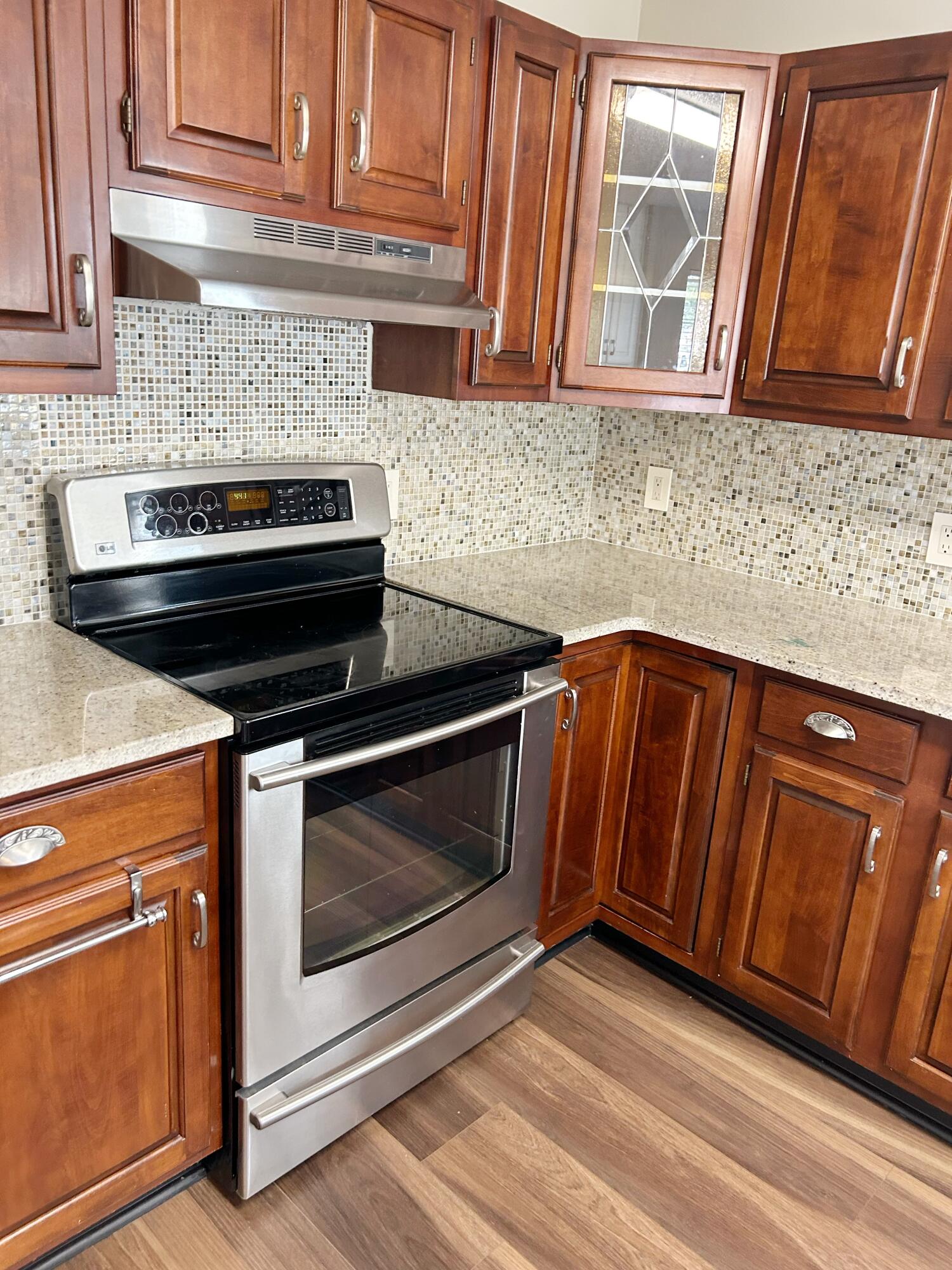 7604 Asherton Lane Chattanooga, TN 37421 - Photo 21 of 37 STAINLESS APPLIANCES