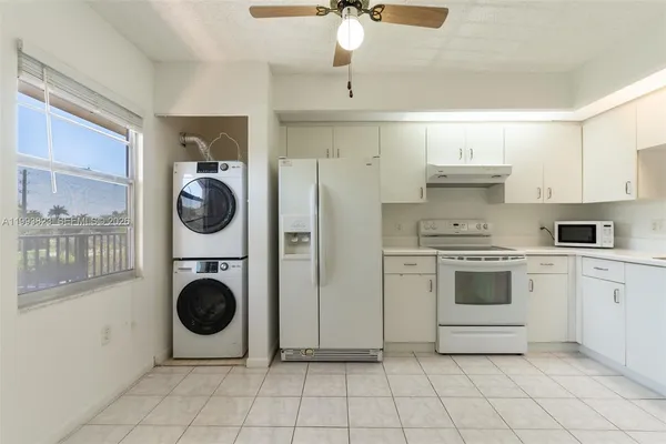 $2,100 | 13455 Southwest 16th Court, Unit 306F, Pembroke Pines, FL 33027