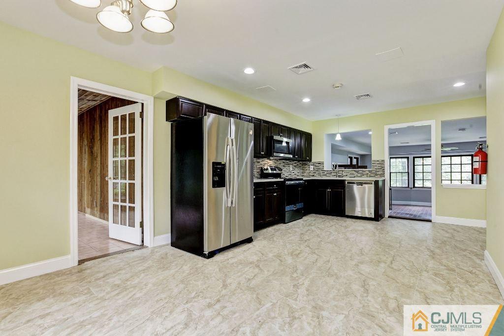 2 Dorset Road Colonia, NJ 07067 - Photo 7 of 25 Gallery Image 7