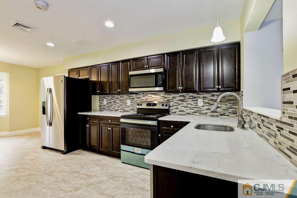 2 Dorset Road Colonia, NJ 07067 - Photo 8 of 25 Gallery Image 8