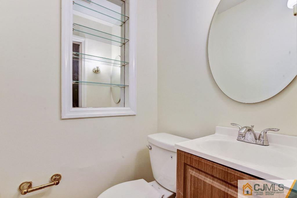 2 Dorset Road Colonia, NJ 07067 - Photo 9 of 25 Gallery Image 9