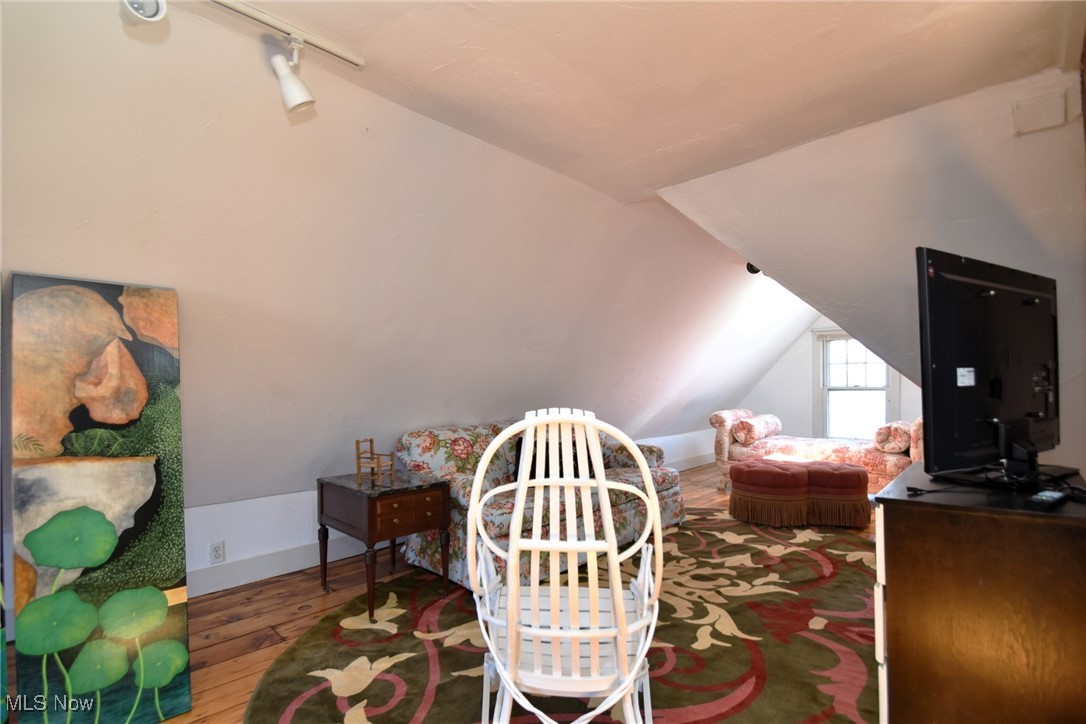 1682 Eddington Road Cleveland, OH 44118 - Photo 41 of 47 Gallery Image 41